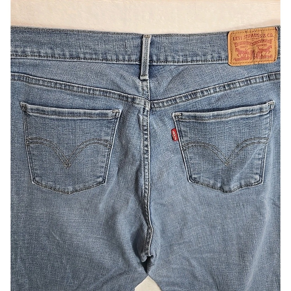 Levis Jeans Ladies 505 Straight  Size 10 Waist 33 In Inseam 26 In